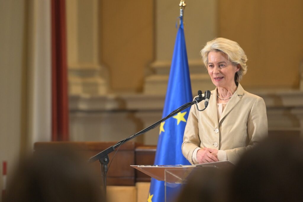 Commission européenne : Ursula von der Leyen officialise sa candidature pour un second mandat