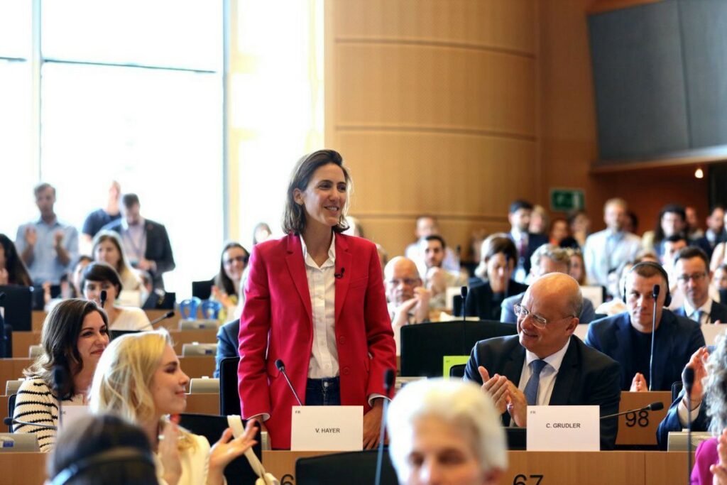 Parlement européen : Valérie Hayer reconduite à la tête du groupe Renew Europe